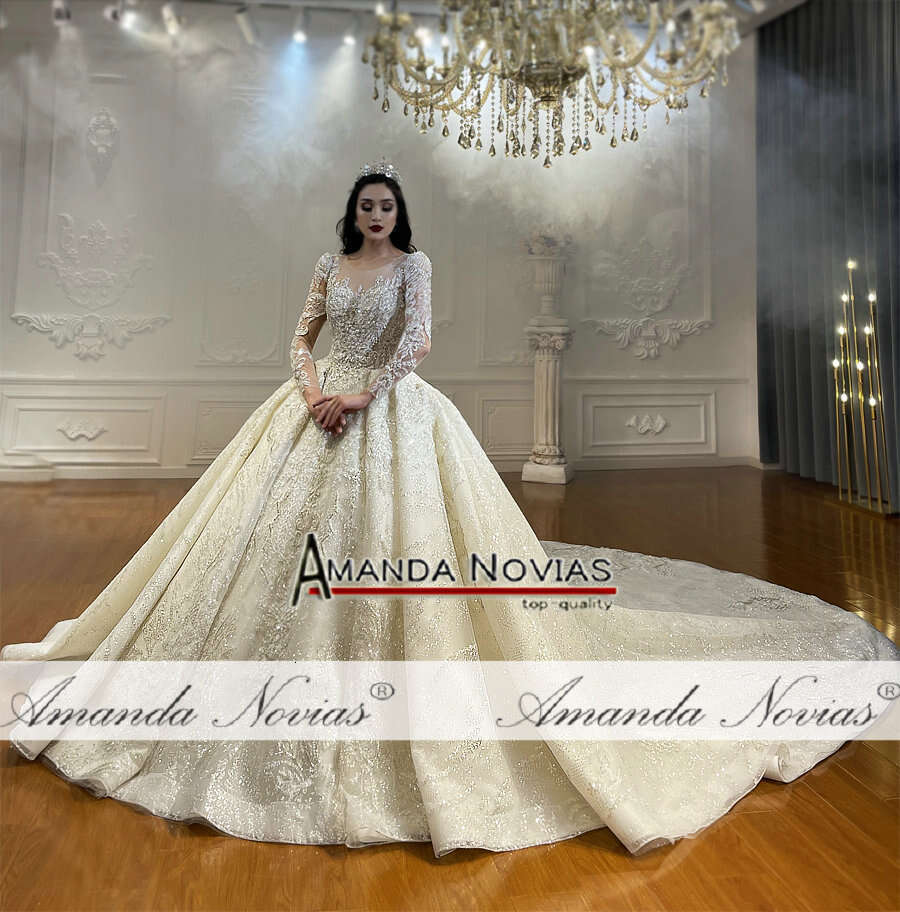 Customized Real Photos Lace Appliques Wedding Dress