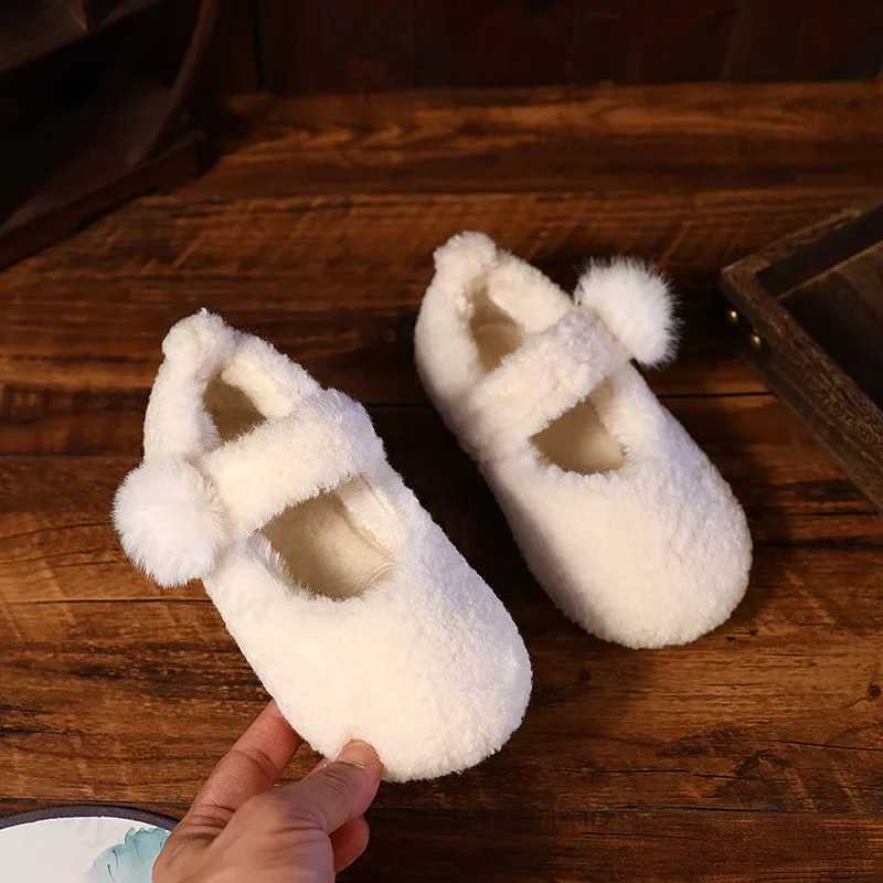 2025 Winter New Fur Cover Toe Light Warm Kids Designer Lambs Wool Casual Shoes Children Flats Plush Non-slip Boys Girls ShoesXJ241209