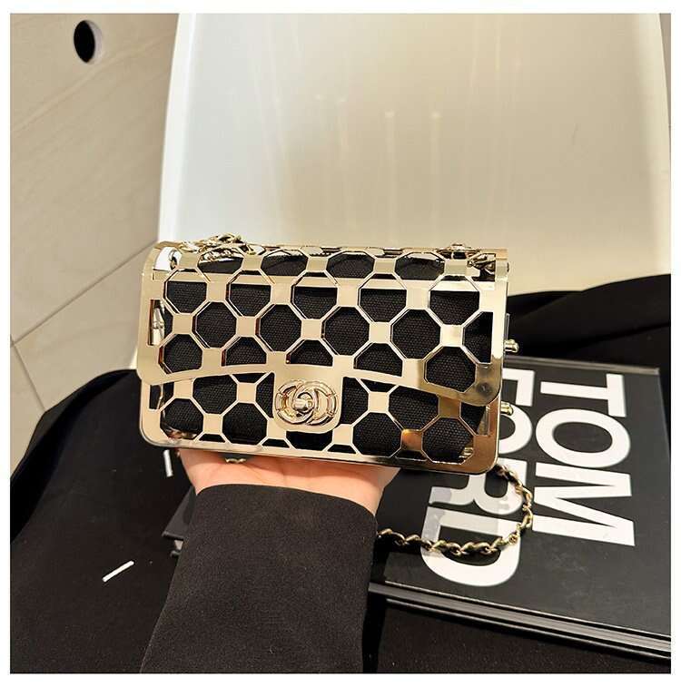 2024 New Metal Fashion Hollow Personalized Banquet Single Cross Shoulder Small Fragrant Style Women's Bag