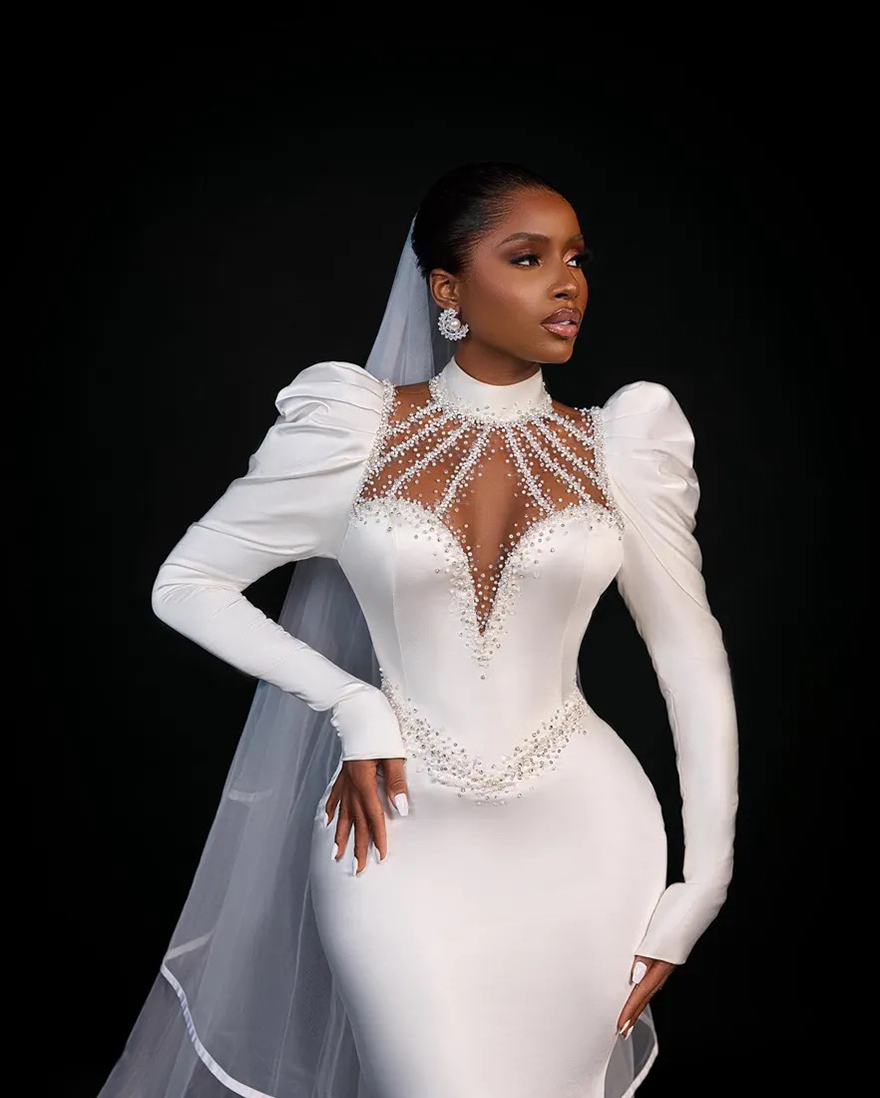 2024 Mermaid Wedding Dress for Bride Plus Size Illusion Long Sleeves Bridal Gowns High Neck Halter Rhinestones Beaded Wedding Gowns for African Black 