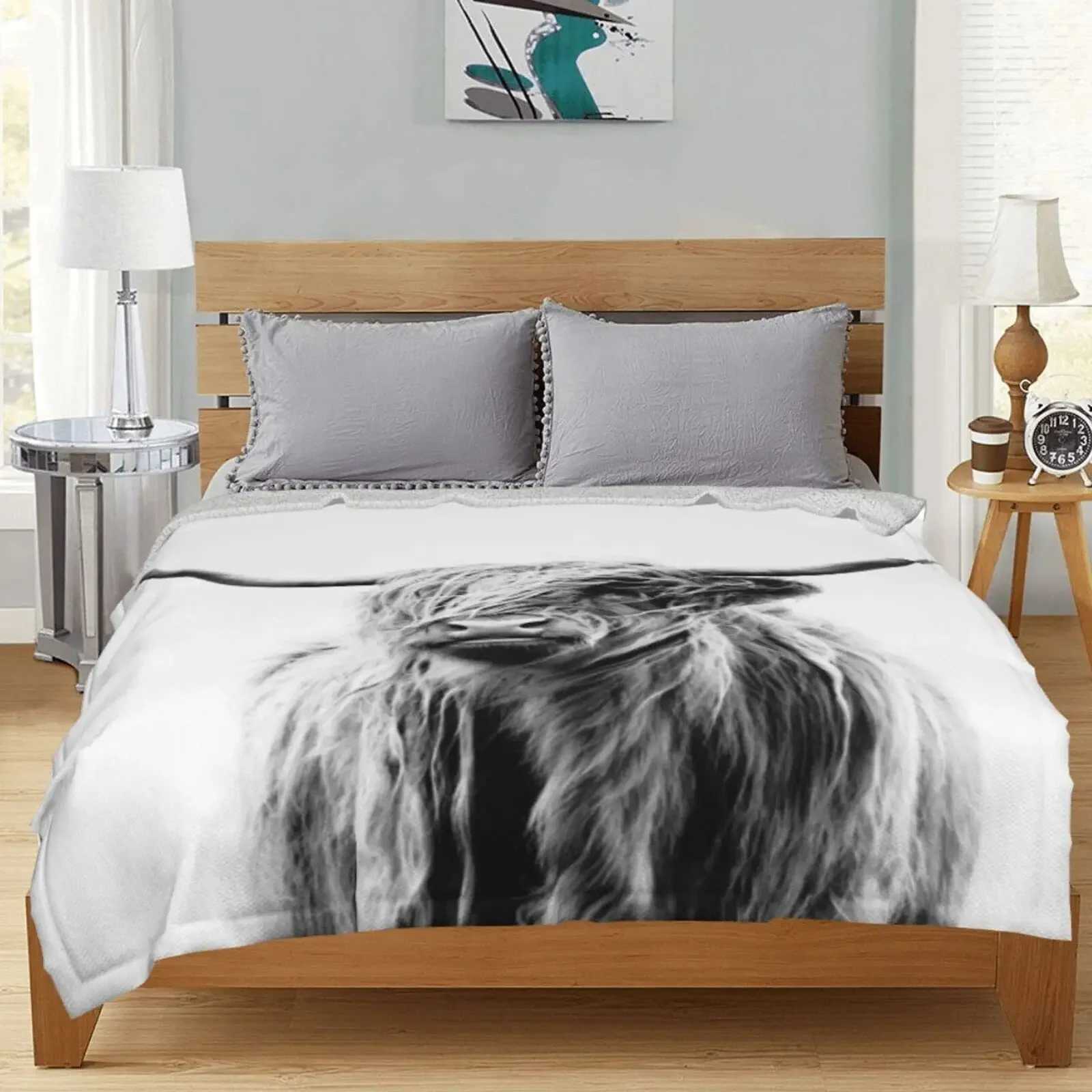 Highland Cow Blanket Animal Bedding Throw Soft Cozy Fleece Plush Size for Couch Bed Sofa Travelling CampingXJ241210