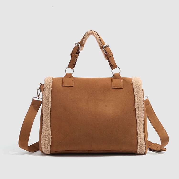 Korean version of high-capacity commuting versatile single shoulder crossbody bag, 2024 autumn and winter new fashion splicing lamb wool handbag