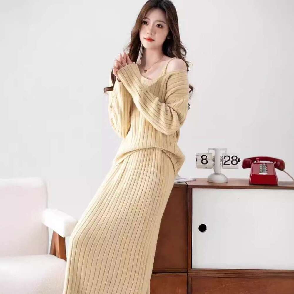 French pit stripe design pullover V-neck knitted sweater+base 2024 autumn/winter new woolen dress two-piece set