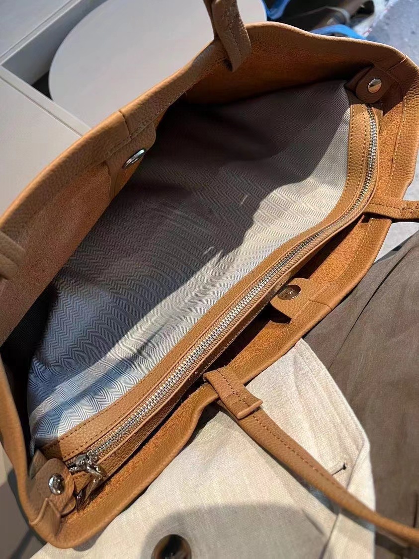OLOEY Premium Cowhide Leather Shoulder Tote - Durable and Stylish Commuter Shopping Handbag with Ample Space