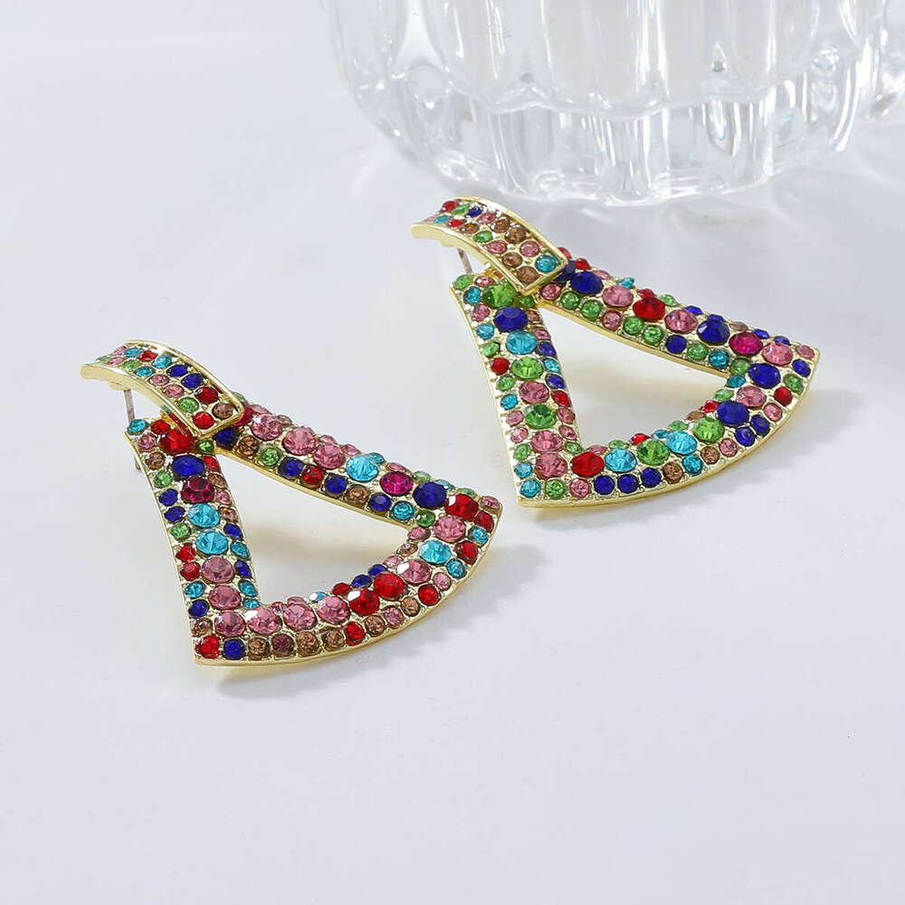 New sier needle studded dia geometric triangle hollow with a simple high-end feel, light versatile and earrings