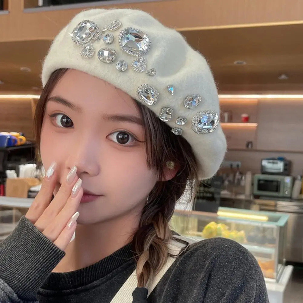 Fashionable womens winter hat with rhinestone decoration soft French style womens winter hat 241209