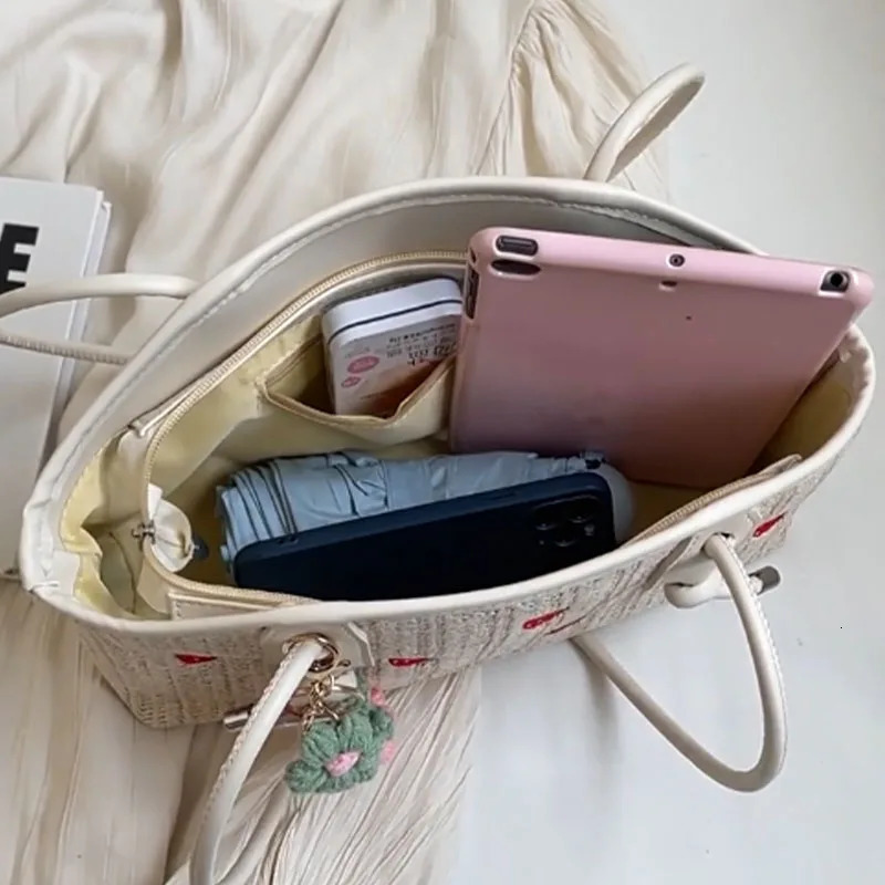 Large capacity womens straw handbag cute strawberry pattern summer beach womens armpit handbag shoulder messenger bag 241205