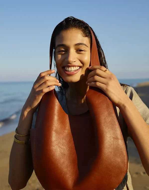 Simple top layer cowhide casual armpit bag for women, large capacity shoulder bag, large shopping bag, commuting bag 241215