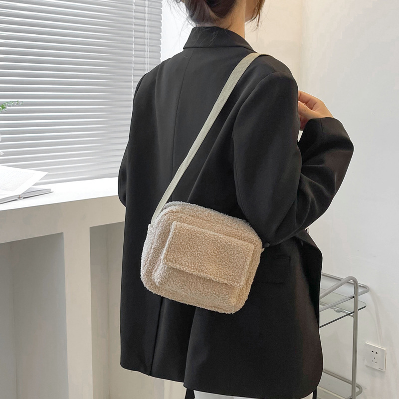 New Plush Fabric Women s Shoulder Slant Small Fashion Lamb Hair Fluffy Fur Winter Women s Bag Designer Handbag bag