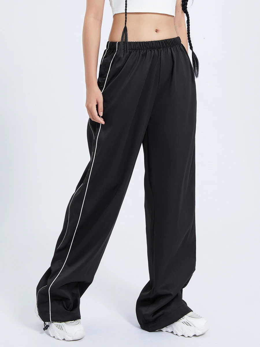 Womens loose cargo pants casual y2k solid color black elastic waist wide leg runner with pockets 2000s streetwear Z260314