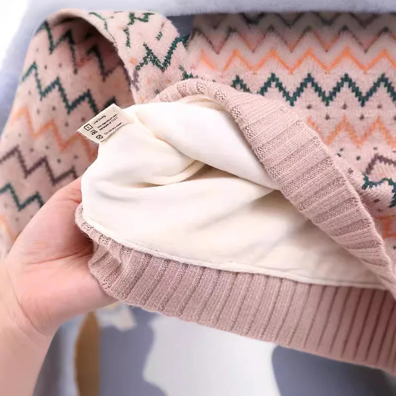 Autumn and Winter Baby Boy Sweater Cotton Wave Stripe Long Sleeve Baby Boy Pulling Rope Round Neck Velvet Preschool Boy Knitted 241210