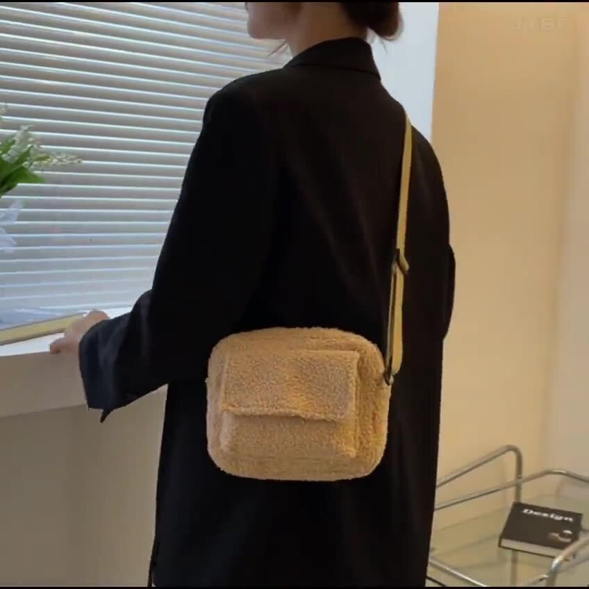New Plush Fabric Women s Shoulder Slant Small Fashion Lamb Hair Fluffy Fur Winter Women s Bag Designer Handbag bag