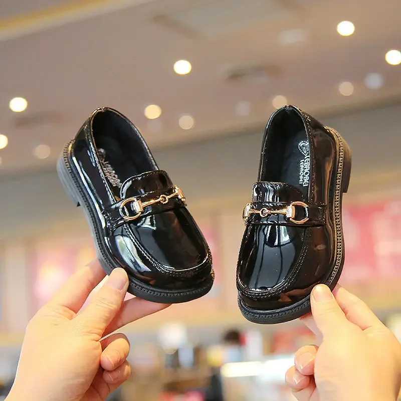 Girl Fashion British Sle Flats Shoes Children Casual Leather Shoe Kid Comfortable Chain Soft Sole Par Wedding Princess ShoesXJ241209