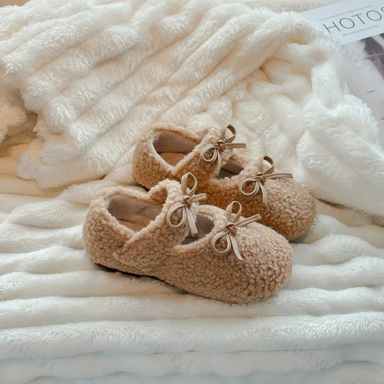 2024 Winter New Children Flats Fur Cover Toe Light Warm Kids Fahsion Bowknot Casual Shoe Plush Non-slip Leisure Mary Jane ShoesXJ241209