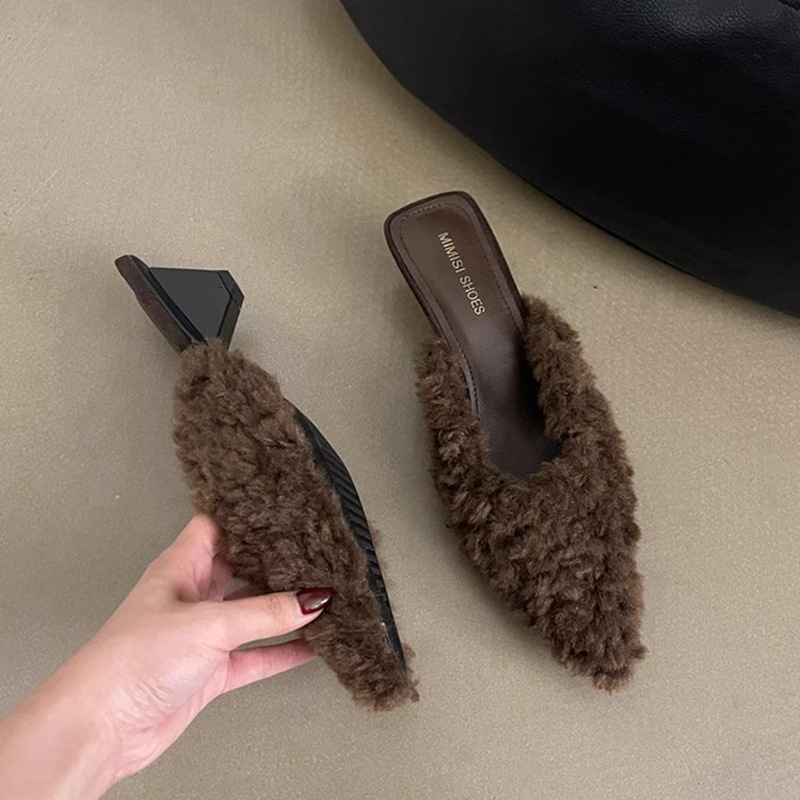 French High-Heeled Pointed Hairy Women 2024 New Evening Style, Internet Celebrity, Thick Heel, Toe Cap Slippers For Outdoor Wear