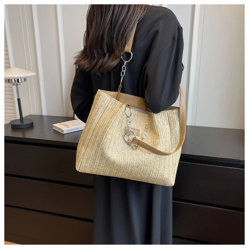 Rattan Womens Handbag Beach Bag Handmade Knitted Straw Bag Large Capacity Handbag Leather Bohemian Summer 241205