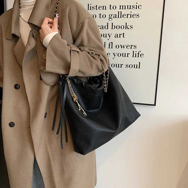 Shoulder Bag hot Women - Gold Chain Crossbody Purse, Large Capacity Tote with Pocket, Perfect for Office and Everyday Use