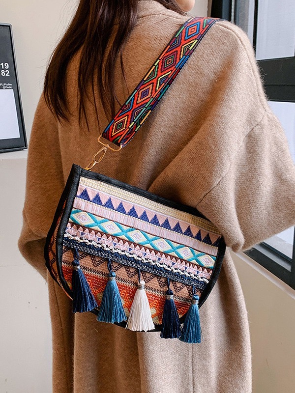2025 new Printed canvas tassel personalized western crossbody bag Bohemian TK zhanyishengli
