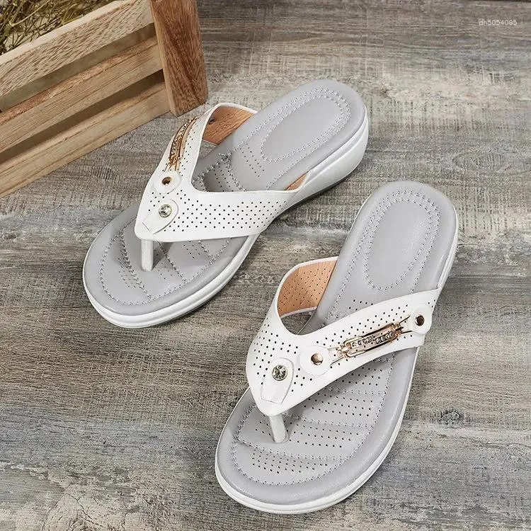 Slippers Fashion Clip Toe Sandals And Women Summer Rhie Metal Decorative Light Leisure Wedge Plus Size Flip-ps.