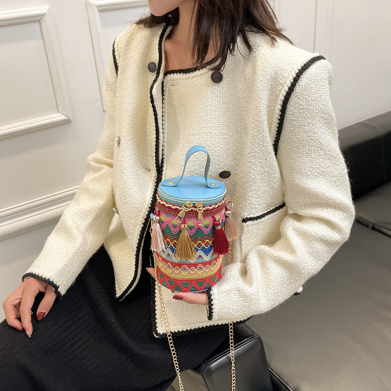 2025 new Tassel chain personalized western-style women's ethnic, artistic, national style crossbody bag, spring and summer trendy shoulder bag zh