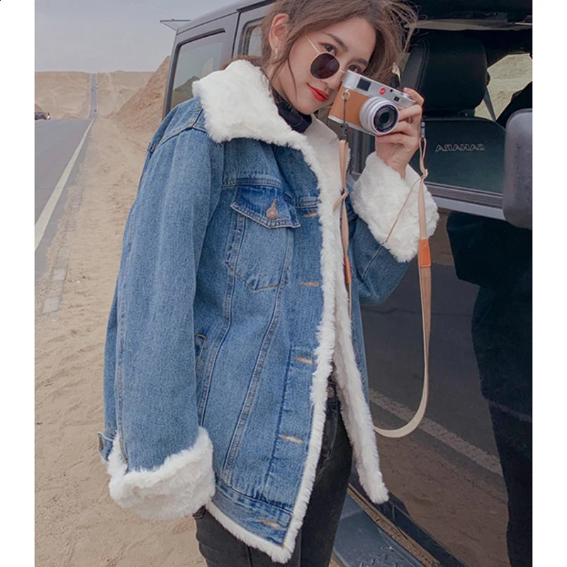 Add velvet thick cashmere jacket denim womens autumn and winter Korean jeans denim jacket womens loose fried street retro jacket 241210