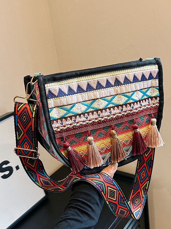 2025 new Printed canvas tassel personalized western crossbody bag Bohemian TK zhanyishengli