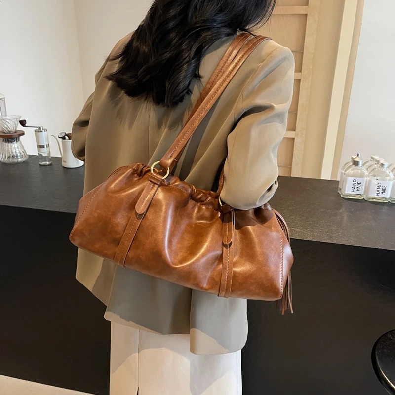 Womens Retro Vintage Tote Bag Large Capacity PU Leather Boston Ruched Bag Buckle Closure Fashion Drawstring Handbags Solid Color 241210