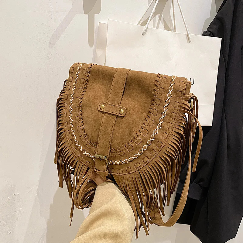Soft Strap-on Interior Zipper Pocket Shoulder Bags Solid Nylon High Quality Bags for Women Fashion Velvet Saddle Bag 241210