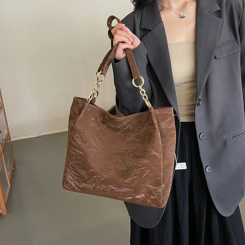 Nylon Solid Hasp Fashion Shoulder Bags High Quality Retro Concise Trend Personality Concise Large Size Shoulder Bags 241210