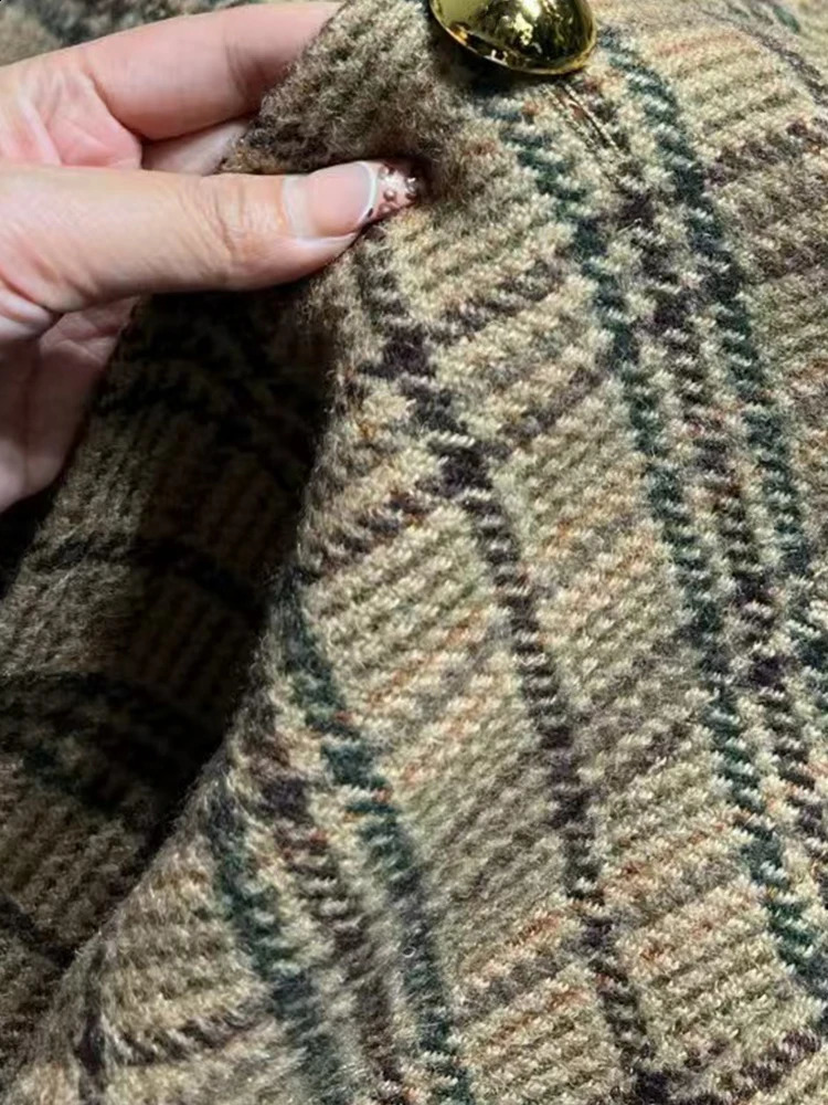 British style vintage plaid doll collar single breasted wool coat fall womens fashion allmatch long jacket 241210