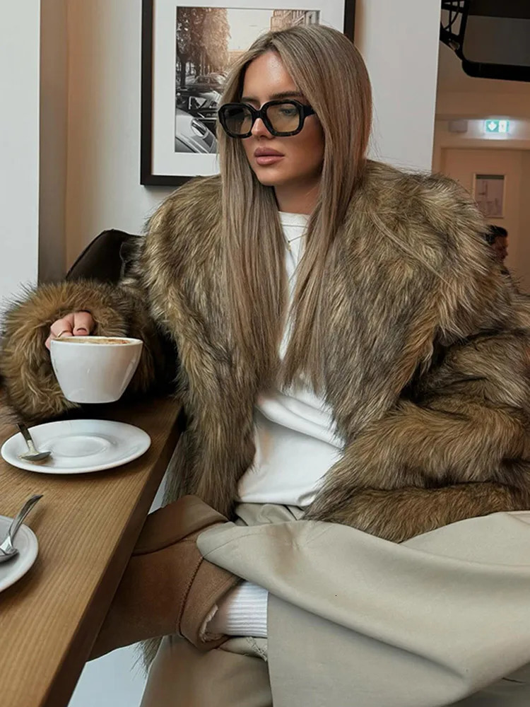 2025 Women Chic Brown Oversized Full Sleeve Plush Furry Jacket Winter y Lapel Thicken Fluffy Fur Coat Lady High Streetwear 241211