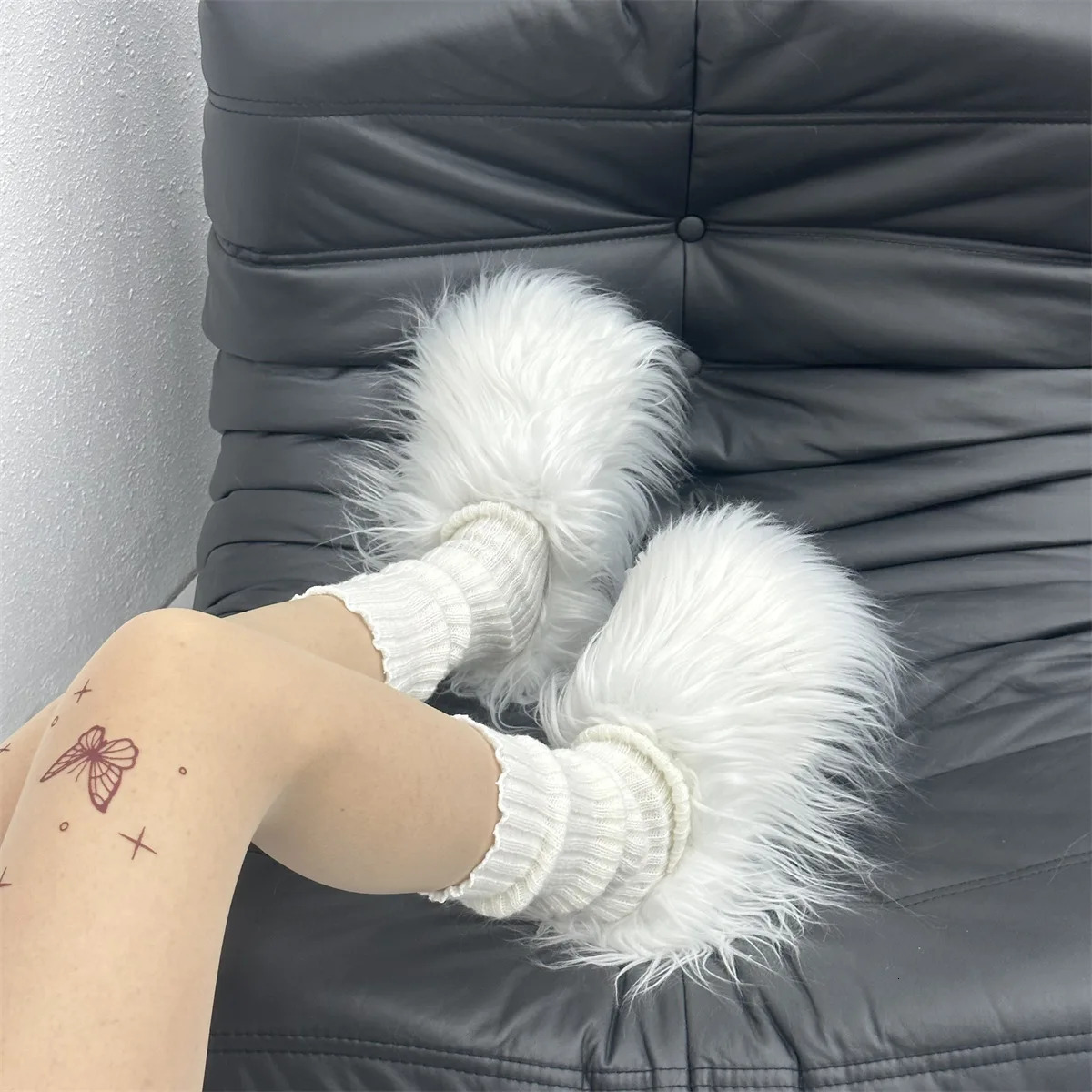 Women Fur Slippers Mongolian Fur Slides Winter Warm Fuzzy Flip Flops Soft Outdoor Platform Slippers Fashion Ladies Y2K Shoes 241211