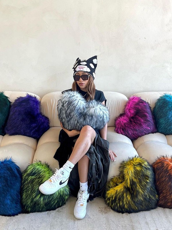 2025 new New Crossbody Love Imitation Raccoon Fur Grass Plush Large Capacity Shell Bag Personalized