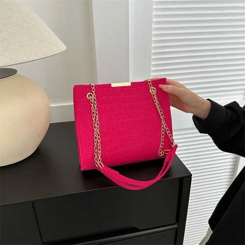 New Arrival New solid color womens trendy cross shaped large capacity crocodile printed shoulder bag for girls casual womens bag T250318