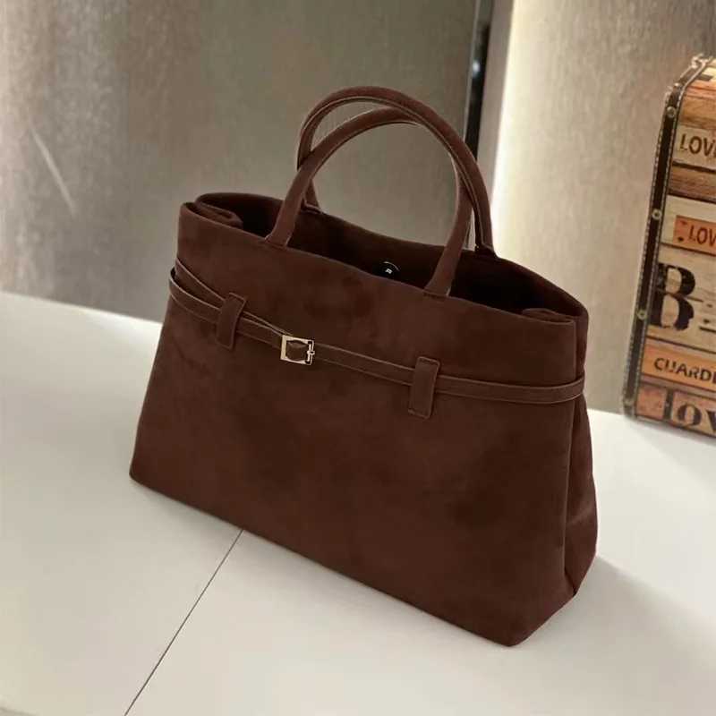 Autumn Designer Large Capaci Wens Handbag With Buckle Casual Totes Bag Ladies New Suede Leather Shoder Underarm Bag 2025 Z250318