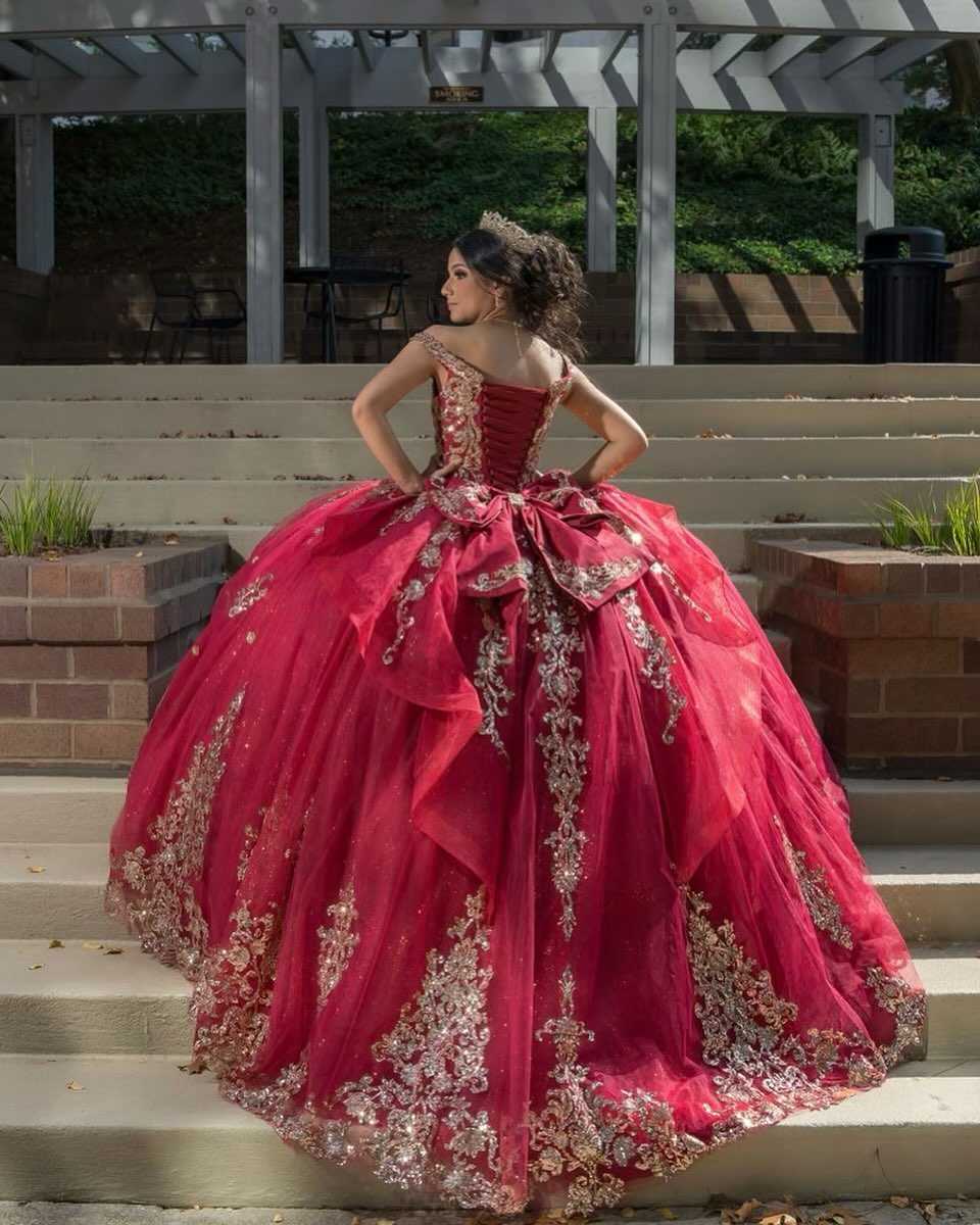 Sequined Red Appliqued Ball Gown Quinceanera Dresses Beaded Prom Gowns Off The Shoulder Necke Sixteen Sweet Tulle Masquerade Dress