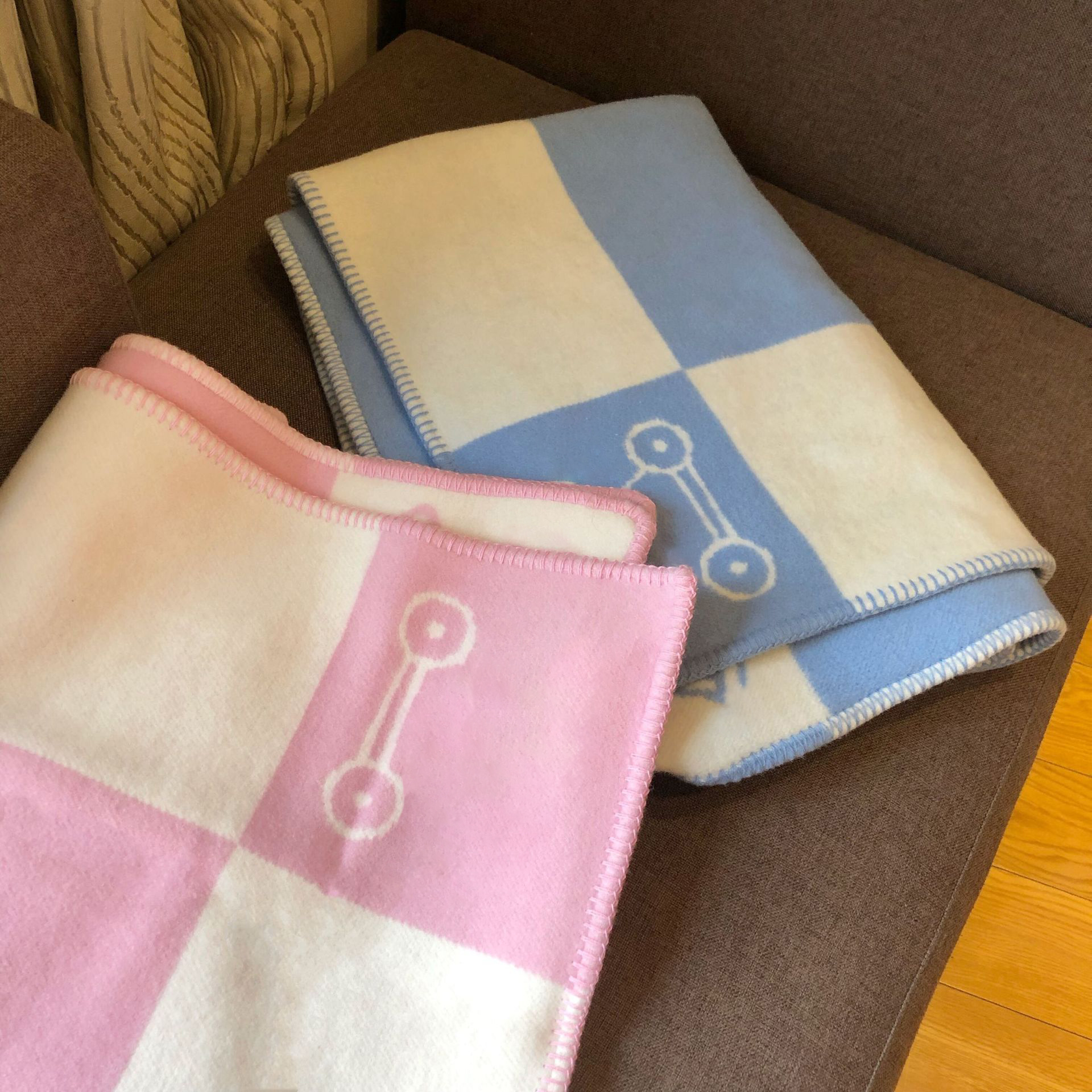 Blankets New Baby Suitable for 3-6 years old 130/100cm Cashmere Soft Pattern Wool Blanket Decorative Knitted Blankets