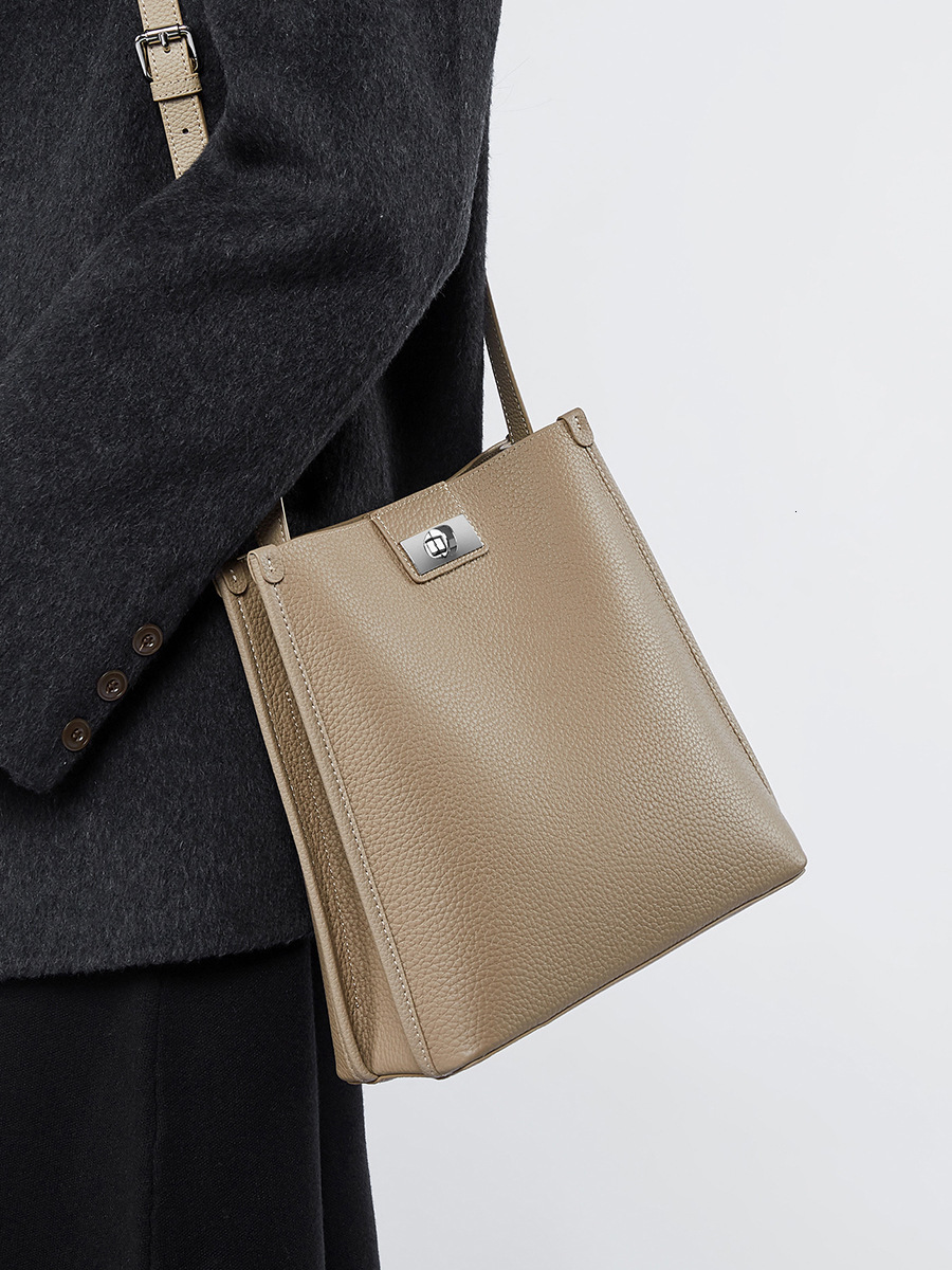 Free Shippingcowhide Leather Handbag Designer Retro Women's Crossbody High-quality Shoulder Bag