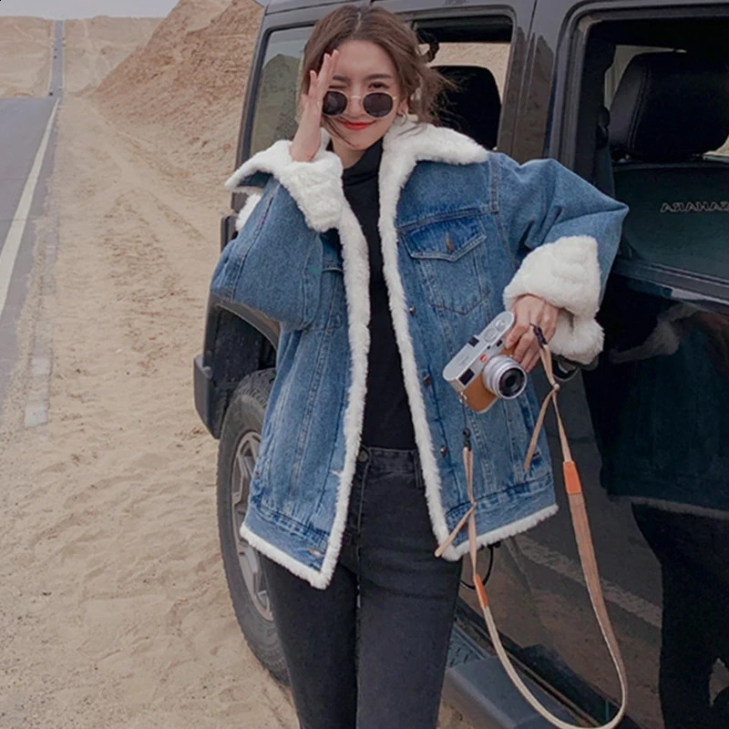 Add velvet thick cashmere jacket denim womens autumn and winter Korean jeans denim jacket womens loose fried street retro jacket 241210