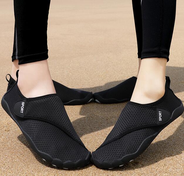 500 Desert Men Fashion Climbing Hiking Gym Shoes Men Outdoor Beach Wading Tenis Barefoot Sneakers Support QC Before Shipping