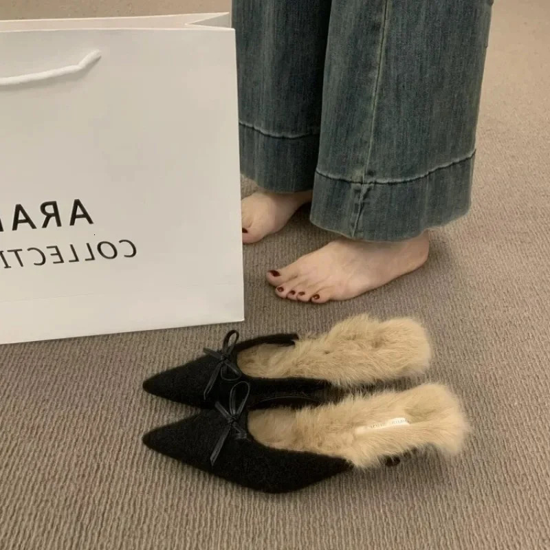 Womens Pointed Toe Cotton Slippers Fashionable Autumn Style Plus Velvet Warm Comfortable and Elegant Ladies Trendy Slippers 241220