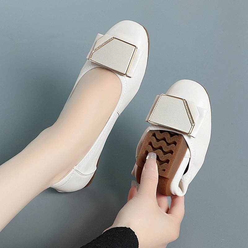 AIYUQI Women Beanie Shoes Spring Flat Women Casual Shoes Genuine Leather Large Size Soft-soled Mom Shoes