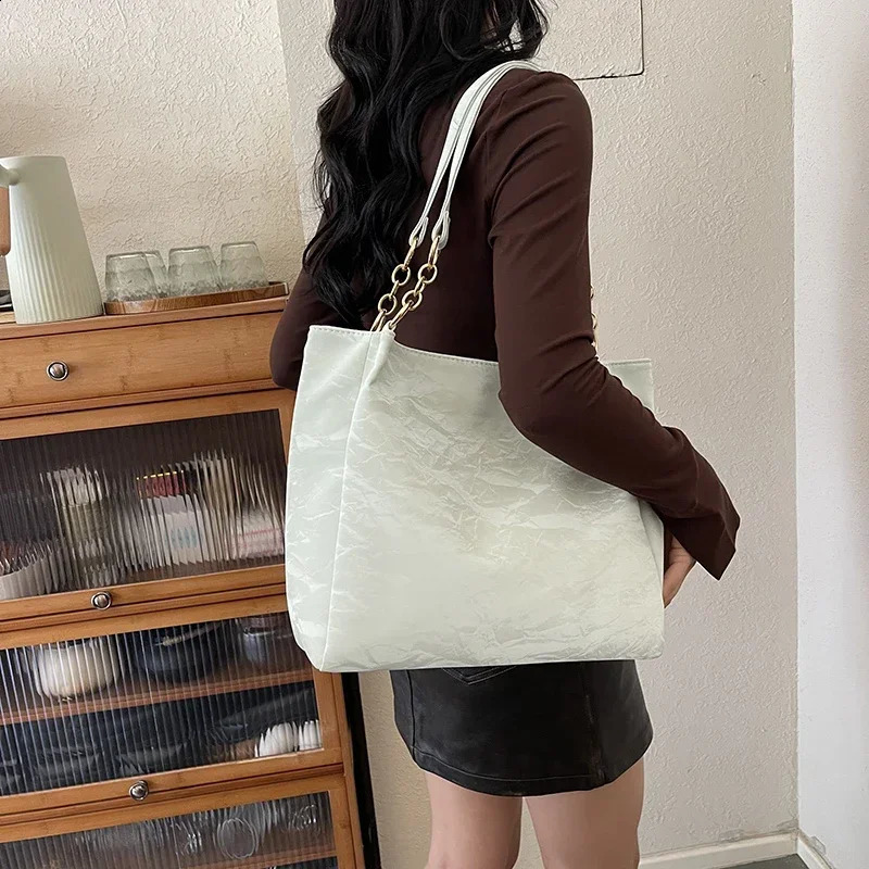 Nylon Solid Hasp Fashion Shoulder Bags High Quality Retro Concise Trend Personality Concise Large Size Shoulder Bags 241210
