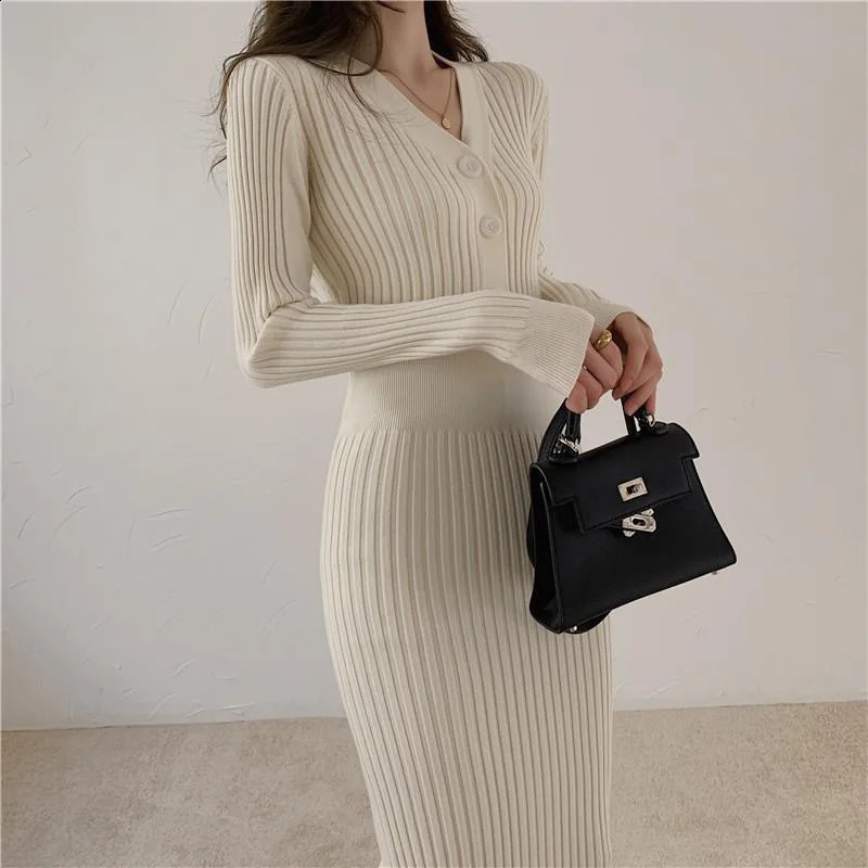 Winter ultra-thin womens long skirt V-neck sexy high waisted knitted long sleeved solid color jacket sexy womens dress fashionable 241206