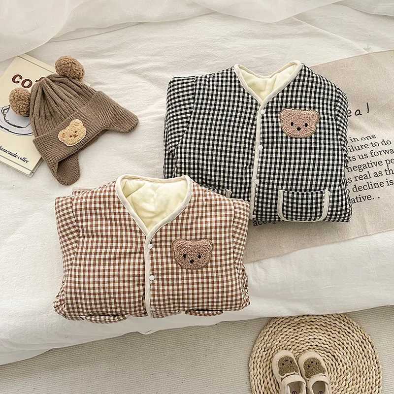 Winter baby girl boy jumpsuit baby thick cotton jumpsuit Korean checkered long sleeved tight fitting clothing newborn baby clothing M241211
