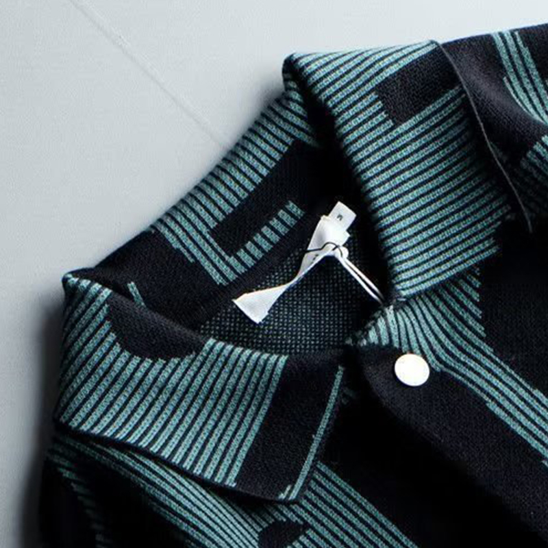 Autumn and winter new simple men's pullover striped color collision knitting season retro knitted cardigan sex letters lapel casual tops loose ja