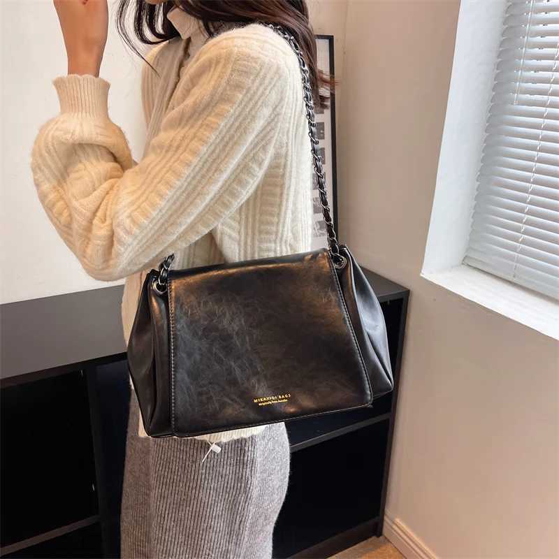 MOODS Retro Shoulder Bags For Women 2023 Designer Luxury Handbag Chic Chain Soft PU Leather Big Capacity Crossbody Messenger BagC241211