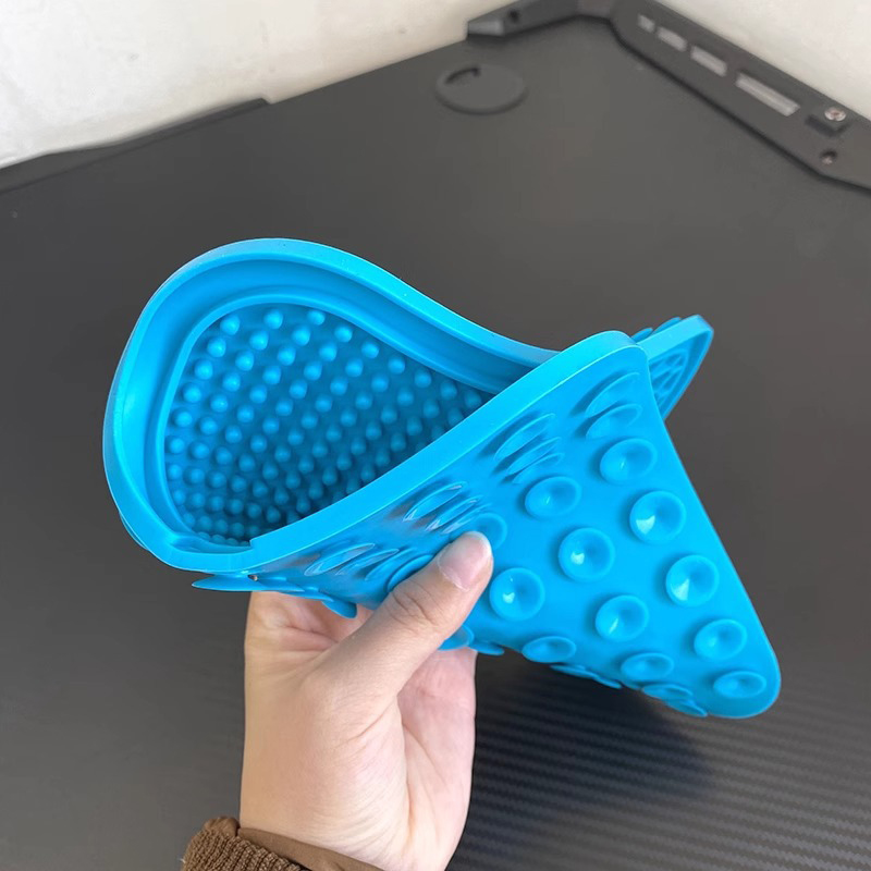 Pet Lick Silicone Mat Pet Slow Food Plate Dog Bathing Distraction Silicone Dog Sucker Food Training Dog Feeder Supplies for Dogs