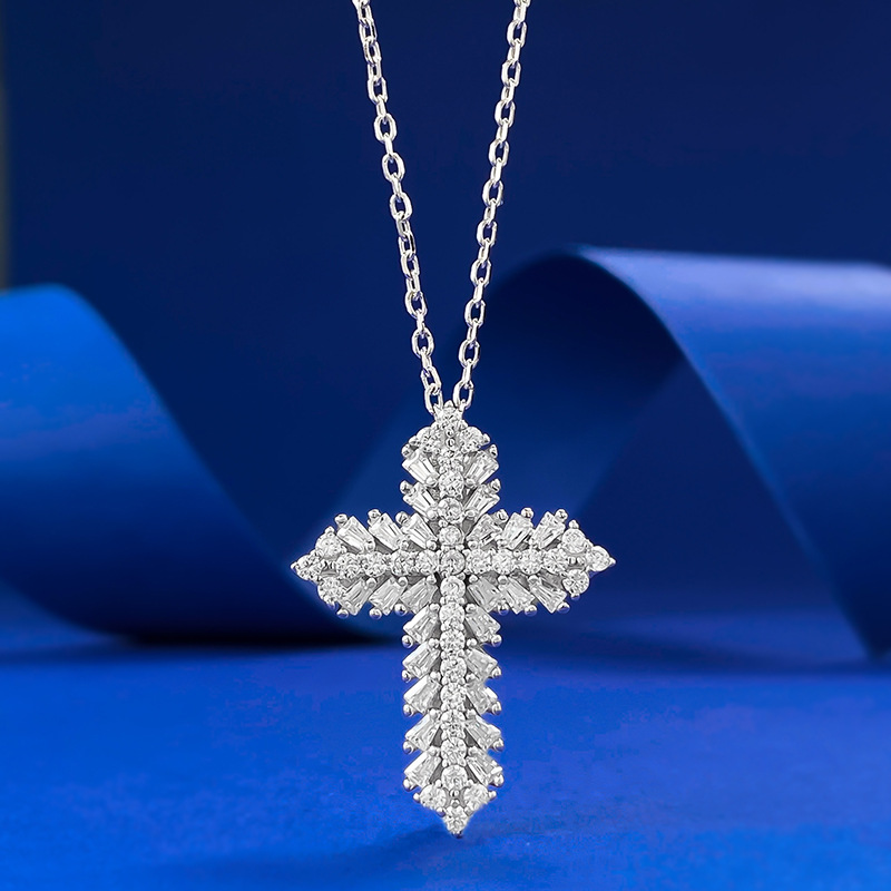 2025 Choucong T Princess Moissanite Cross Pendant Jewelry Real 100% Sterling Sier Women Beach Gorgeous Clavicle Necklace Gift