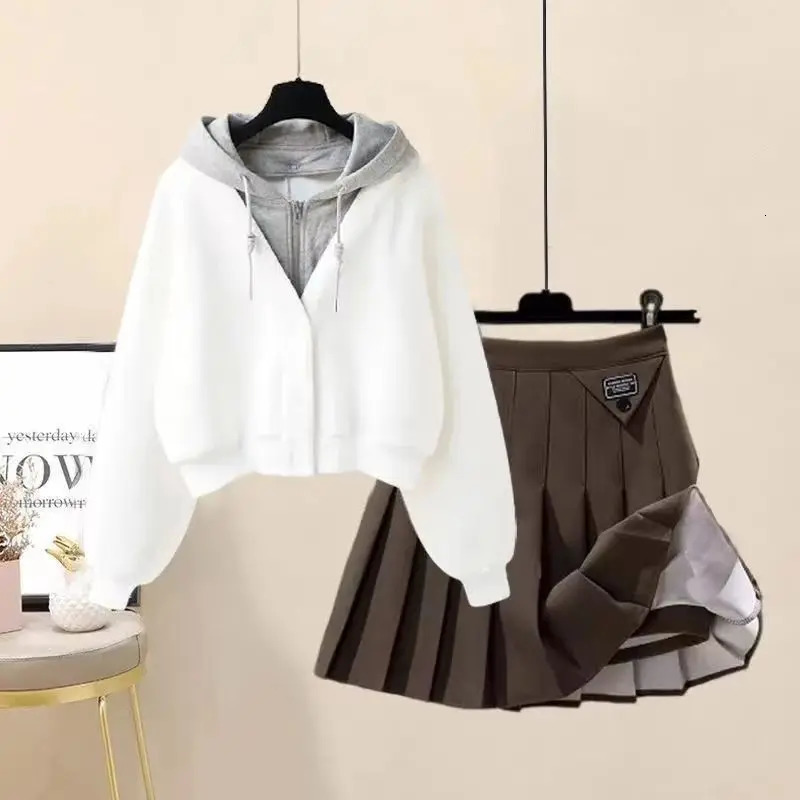 Plush Thickened Casual Long Sleeved Hooded Mini Pleated Skirt Twopiece Set Fashionable Womens 241211